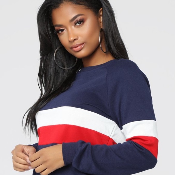 Fashion Nova Tops - NEW Fashion Nova Cropped Scoop Neck Sweatshirt
